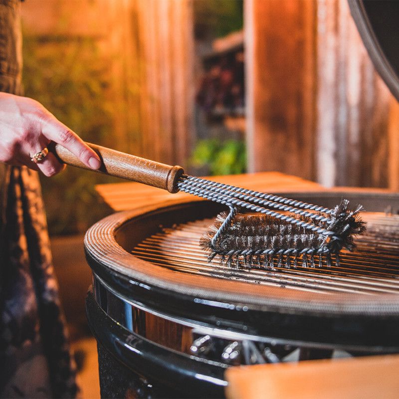 Cleaning and maintaining your kamado